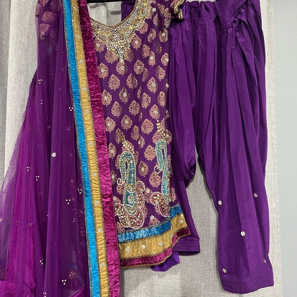 Punjabi salwar suit - Picture 7 of 7